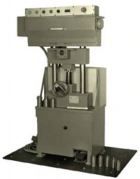 Abroll - Prägemaschine zum Prägen von Rohrbögen, T-Stücken und ähnlichen Teilen